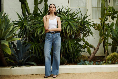 В пир и в мир: как создать модный образ с джинсами этим летом