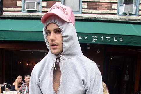 «Это не любовь»: Бибер испугал поклонников плачевным видом и странными заявлениями