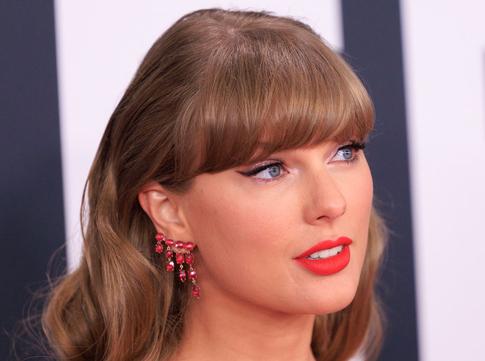 Известие о тайном замужестве Тейлор Свифт наделало шума в Сети