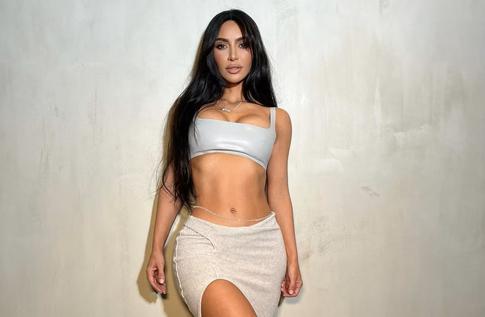 Ким Кардашьян заподозрили в пластике — ее талия стала тоньше, чем когда-либо