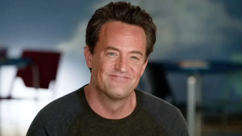 Врачу, связанному со смертью Мэттью Перри, грозит до 40 лет заключения