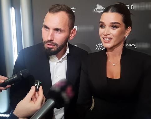 Кадры недели: Бородина обнародовала фото со свадьбы, Ревва после получения гражданства устроил перформанс в Кремле