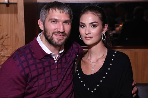 «Вот что значит дочка Глаголевой!»: Шубская впечатлила точеной фигурой в крошечном купальнике