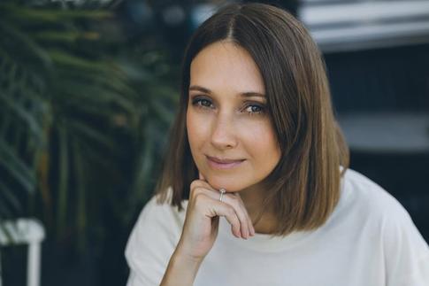 «У нас прилет рядом со школой дочки»: актриса Цветаева вышла на связь после бомбежки в Израиле