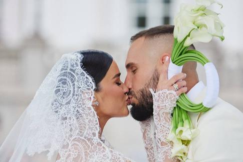«Почему к алтарю ведет чужой муж?»: фото с пышной свадьбы Бородиной вызвало массу вопросов в Сети