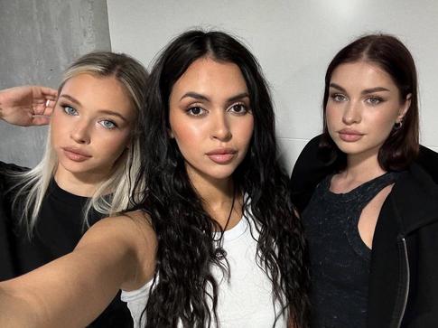 Отчисление с учебы и мамины «шпильки»: солистки «Серебра» вспомнили казусы о школе