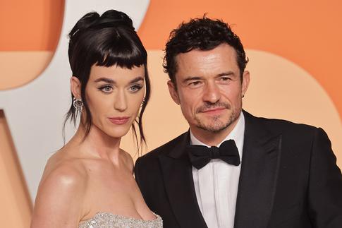 Кэти Перри намекнула на разрыв с Орландо Блумом