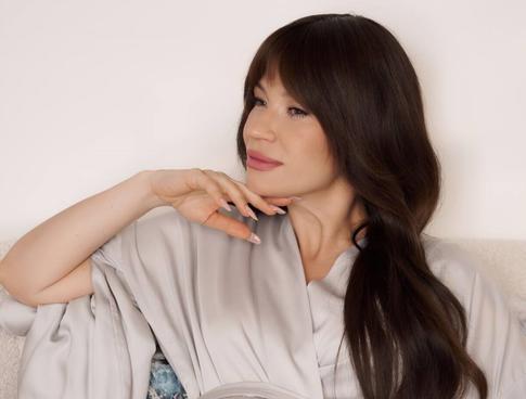 «Я огромная»: беременная Ида Галич поразилась размером своего живота