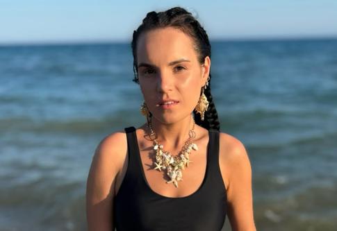 «Дает мотивацию»: оставшаяся без рук Маргарита Грачева объяснила, почему делится дерзкими фото