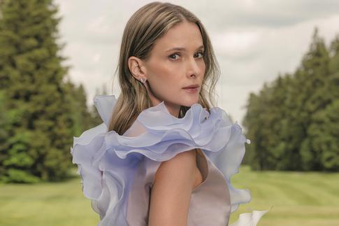 Съемка актрисы Светланы Ивановой в гольф-клубе для летнего номера журнала «Атмосфера»