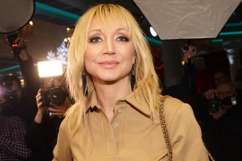 «Хотим все показать Клавочке»: улетевшая в Токио Орбакайте привела дочь на рыбный рынок