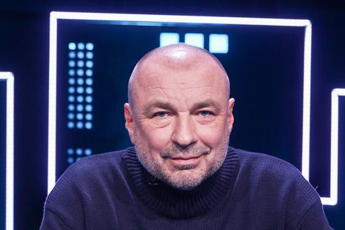 «Моя берлога»: Жулин показал огромную спальню с верандой и душем в новом загородном доме