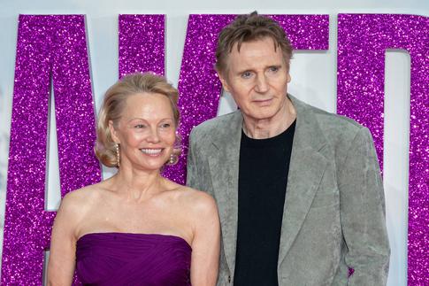 Вечер в Нью-Йорке: Памела Андерсон и Лиам Нисон вышли в свет со своими детьми