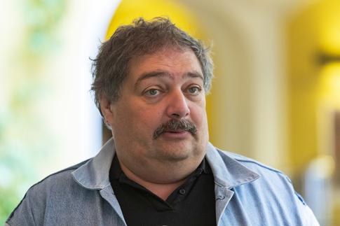 Писатель-иноагент Дмитрий Быков* объявлен в розыск
