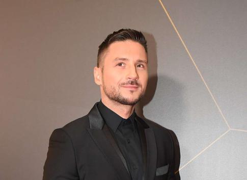 Сергей Лазарев поделился кадрами с детьми, которые развлекаются на каникулах