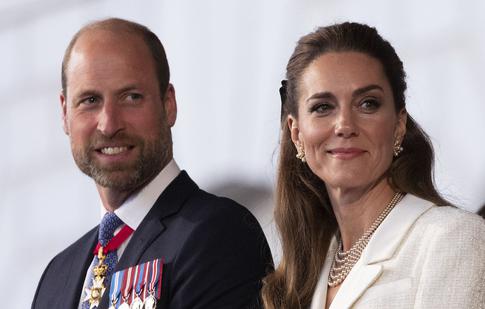 Принцу Джорджу — 12: Кейт Миддлтон и принц Уильям поделились новым портретом сына