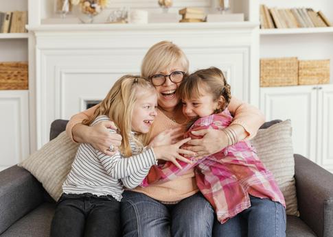 Бабушка по вызову: как быть, если ваши родители не желают нянчиться с внуками