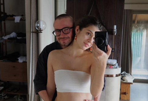 Молодая жена Петрова порадовала фанатов снимками с ребенком