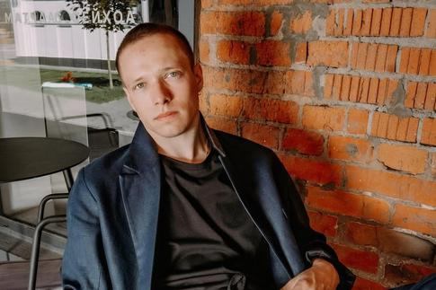 Звезда сериала «Ландыши» объяснил, почему обрил голову и как это сказалось на карьере