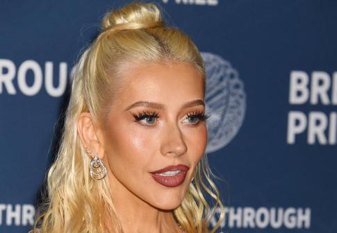 Кристина Агилера появилась в соцсетях после месяца затишья