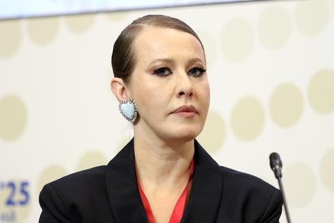 «Домашний хейтер»: сын Собчак назвал мамину работу «фигней»