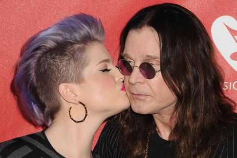 Келли Осборн прервала молчание после смерти отца