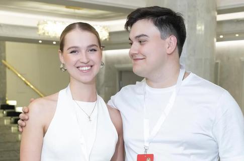 Александр Круг отложил свадьбу с невестой, которую встретил на известном шоу