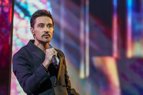 «Красавцы»: Дима Билан растрогал фанатов снимком с папой