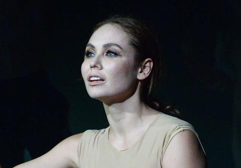 Ляйсан Утяшева показала архивные фото с покойной мамой в день ее рождения