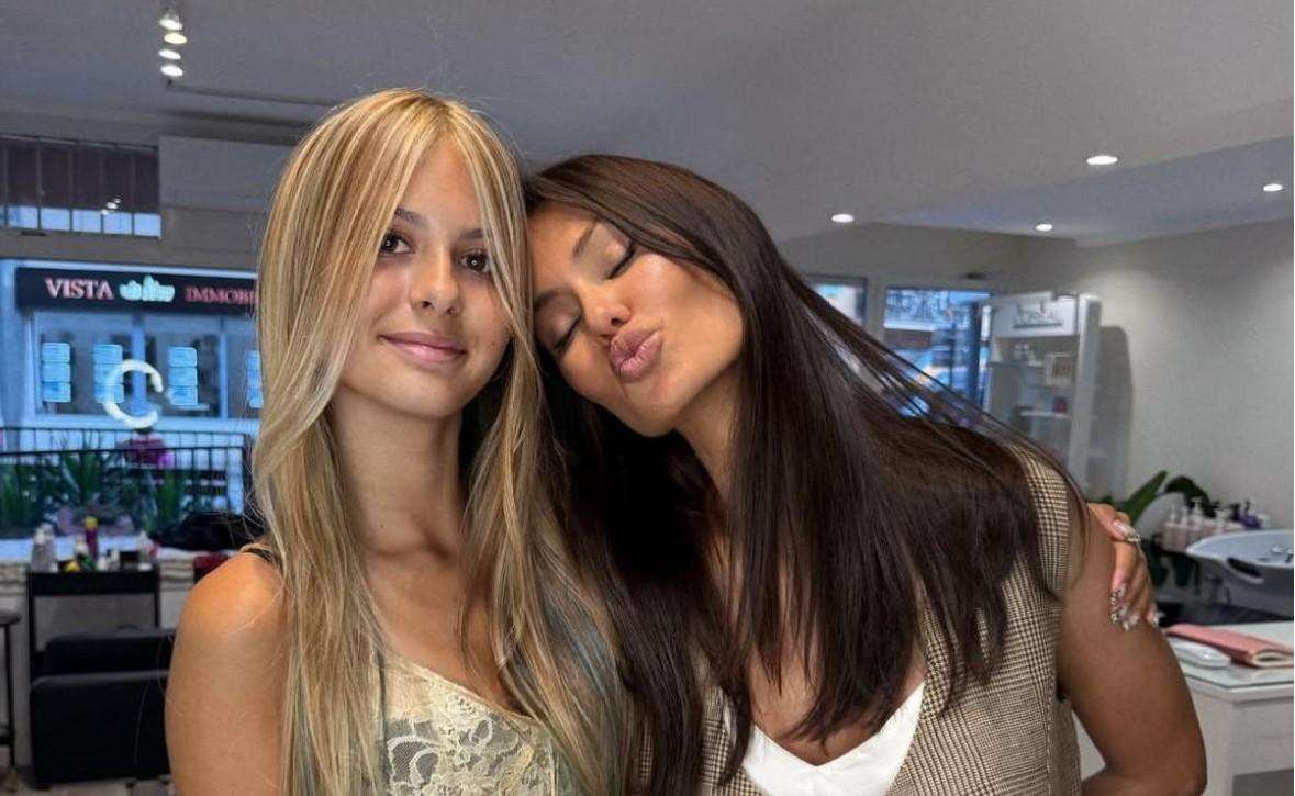 ВИКТОРИЯ БОНЯ С ДОЧЕРЬЮ