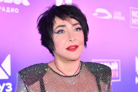 «Психолог не поможет»: Лолита обратилась к психиатру