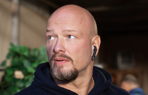 У Никиты Панфилова родился третий ребенок — актер раскрыл пол и имя малыша