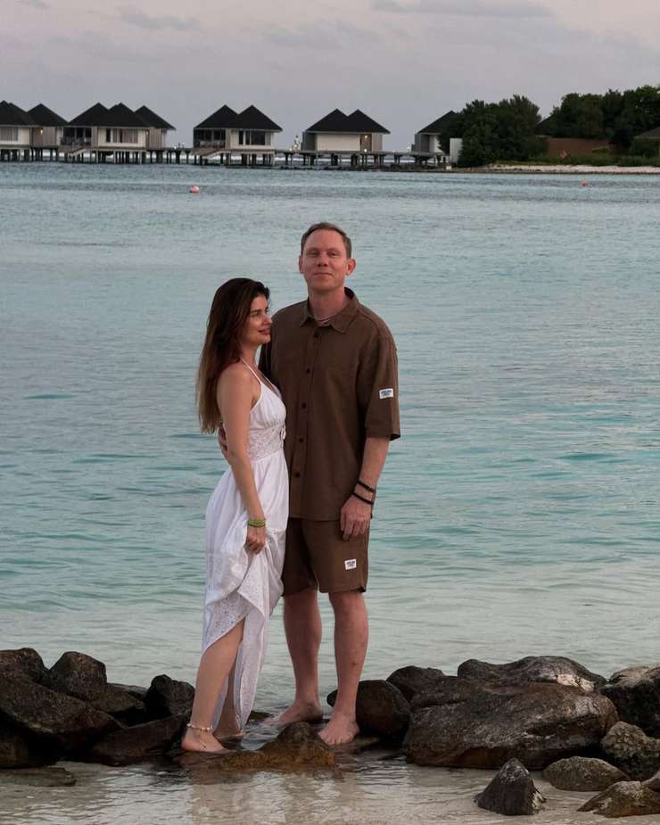 Афанасьев души не чает в супруге