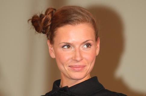 Обнаженная Любовь Толкалина вышла на связь прямо из озера