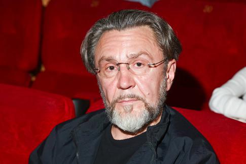 Сергей Шнуров полностью поддержал запрет своих песен