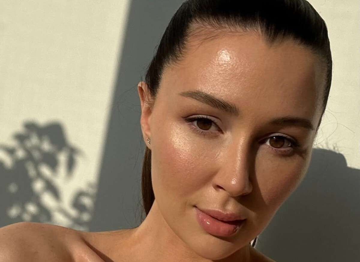 Анна Заворотнюк