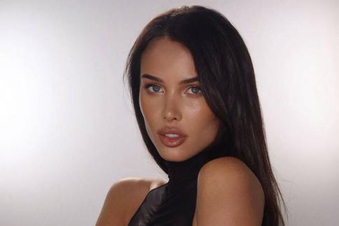 «Делюсь откровенно»: Решетова призналась, что не избавилась до конца от растяжек на животе