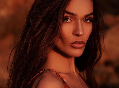 «Идеал дисциплины»: фанаты оценили Водонаеву в «тигрином» купальнике