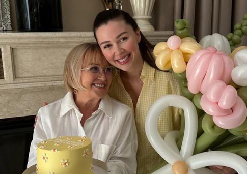 «Любимый Валек!»: Анна Заворотнюк тепло поздравила бабулю с днем рождения