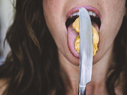 Масло масляное: стоит ли есть его ложками и как делать это без вреда для здоровья