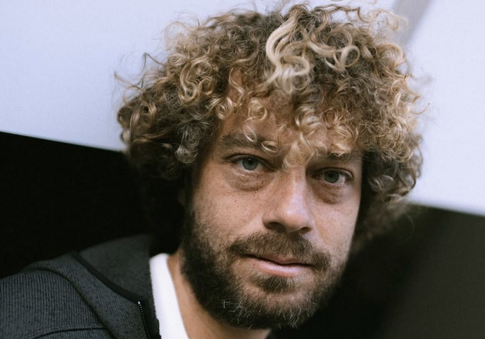 Суд Москвы заочно приговорил блогера Илью Варламова* к восьми годам колонии