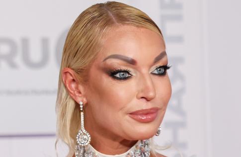 Отмывается от негатива: Волочкова поделилась горячим снимком из бани