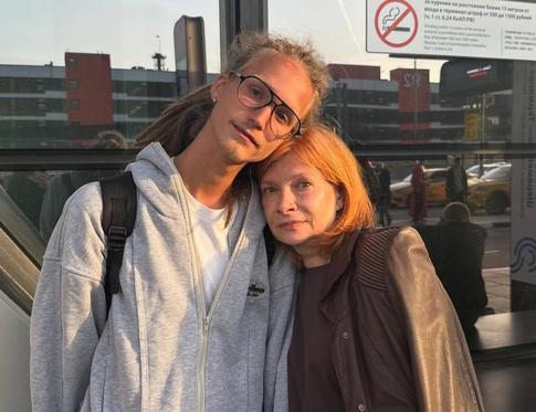 «Они не заслуживают уважения»: сын Децла рассказал о суде с родным дедом и сложных отношениях с семьей