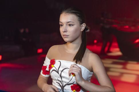 Позирующую на яхте Анну Щербакову сравнили с морской богиней