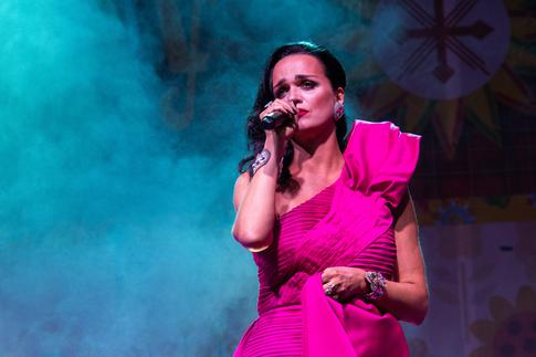 45-летняя Слава слегла вместе с младшей дочерью