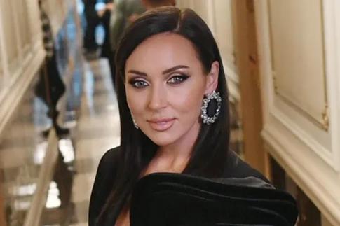 Алсу взяла в руки винтовку: певица показала тренировку по биатлону