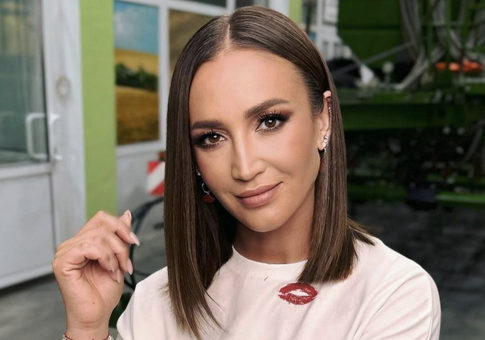 «Тебе идет»: Ольга Бузова очаровала фанатов нежными кадрами с ребенком