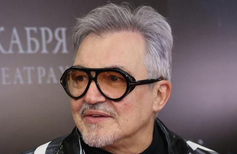 65-летнего телеведущего Дмитрия Диброва подозревают в новом романе