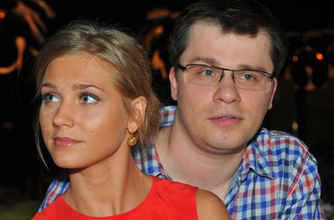 Новое фото дочери Харламова и Асмус покорило соцсети: «Чудная девочка»