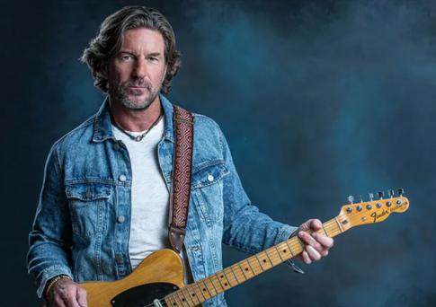 В авиакатастрофе погиб автор песен Тейлор Свифт и обладатель «Грэмми» Бретт Джеймс